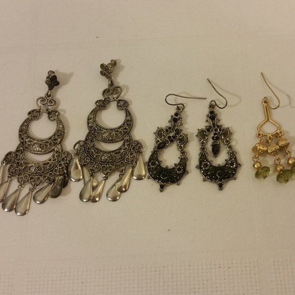 Jewelry - Costume Jewerly Lot of Earrings